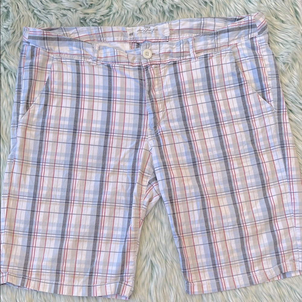 H&M Ladies Plaid Flat Front Shorts - Blue, Red, Tan and White. Size 14